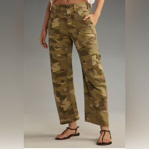 NWT Awesome PILCRO Camo Barrel Pants 25